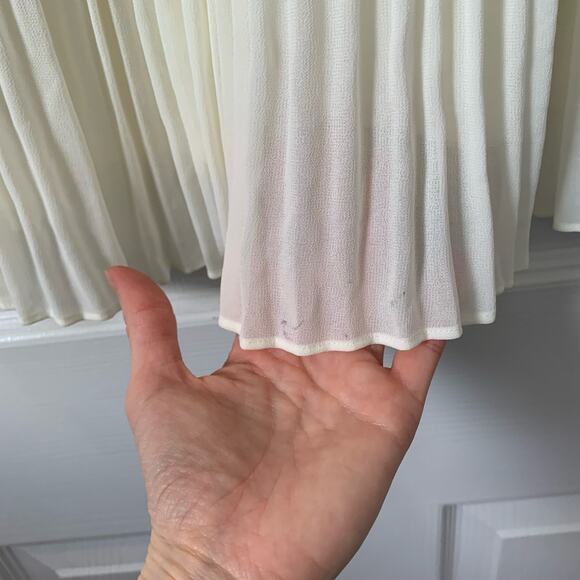 Banana Republic NWT Cream Accordion Hem Tank Medium - Picture 4 of 7